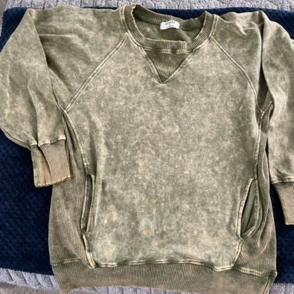 Sweatshirt - Picture 4 of 4